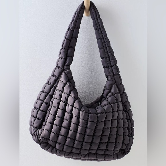 1 LEFT ✨NEW Free People FP Movement Quilted Carryall In Graphite - Picture 2 of 14